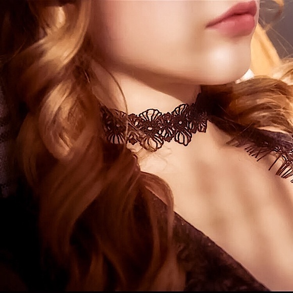⚜️𝟯𝟬%𝗢𝗙𝗙 𝗯𝘂𝗻𝗱𝗹𝗲𝘀 𝟯+⚜️ NEW Wide Lace Floral Thick Choker - Picture 9 of 14